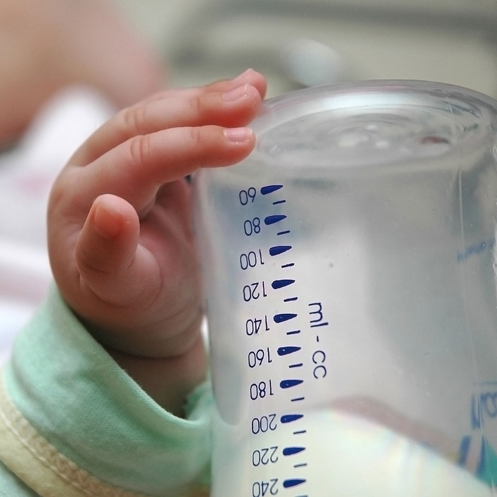 Copiii din Arges NU s-au imbolnavit de la laptele praf si apa plata