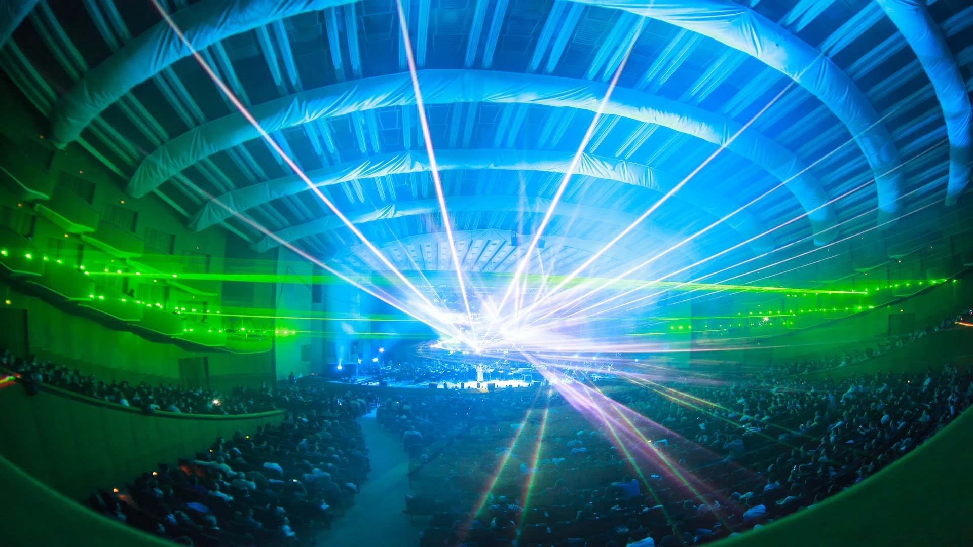 Ciprian Costin, romanul din Los Angeles care combina arta si tehnologia intr-un show epic!