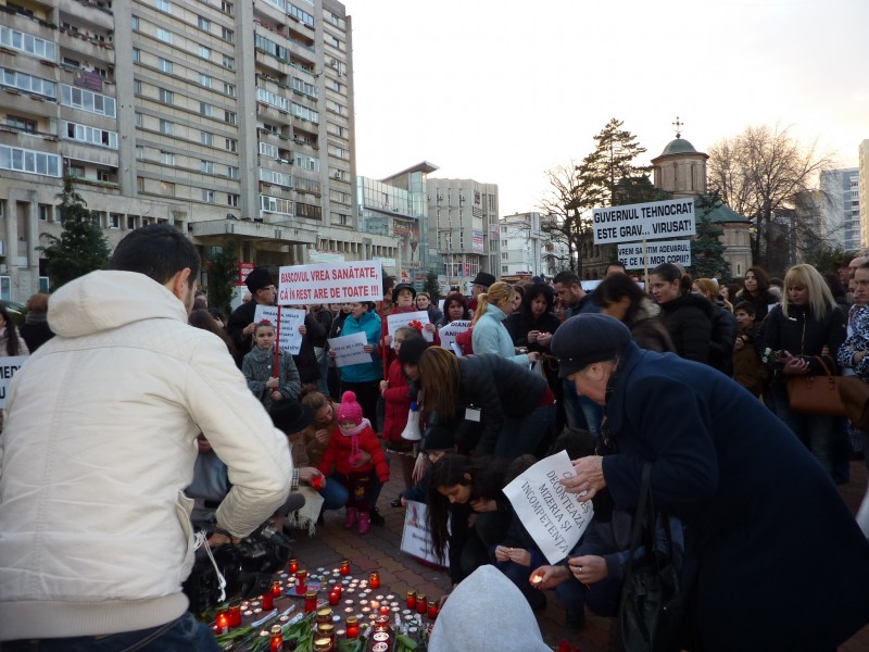Parintii au iesit in strada la Pitesti din cauza copiilor bolnavi!