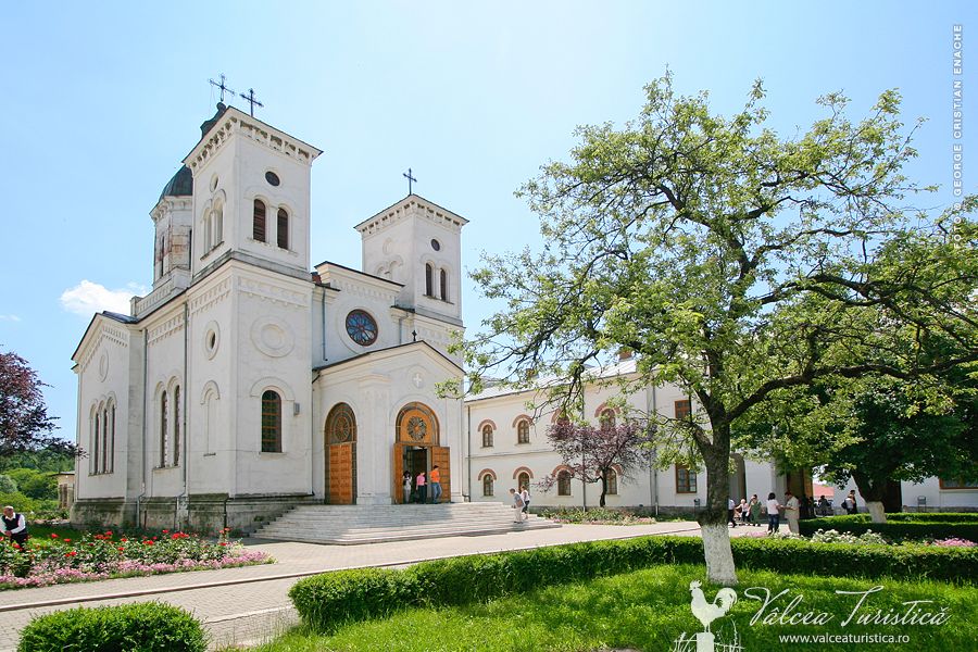 8 APRILIE – MANCA-TE-AR VIERMII