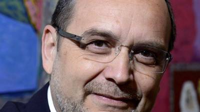 Ministrul Educatiei vrea sa scuteasca taxele pentru tinerii cercetatori