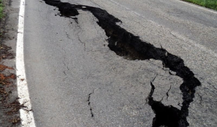 Stradă surpată în Pitești !