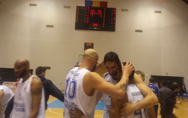 Victorii alb-albastre (foto şi audio)