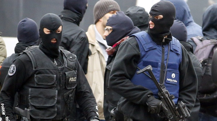 Upload: explozii la Bruxelles (audio)