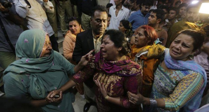 Atac sinucigaș în Pakistan (upload)