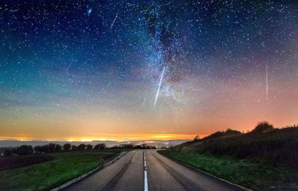 Fenomene astronomice fabuloase vor lumina cerul in aprilie!