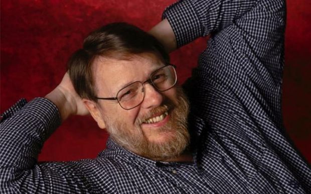 Ray Tomlinson, inventatorul email-ului, a murit la 74 de ani