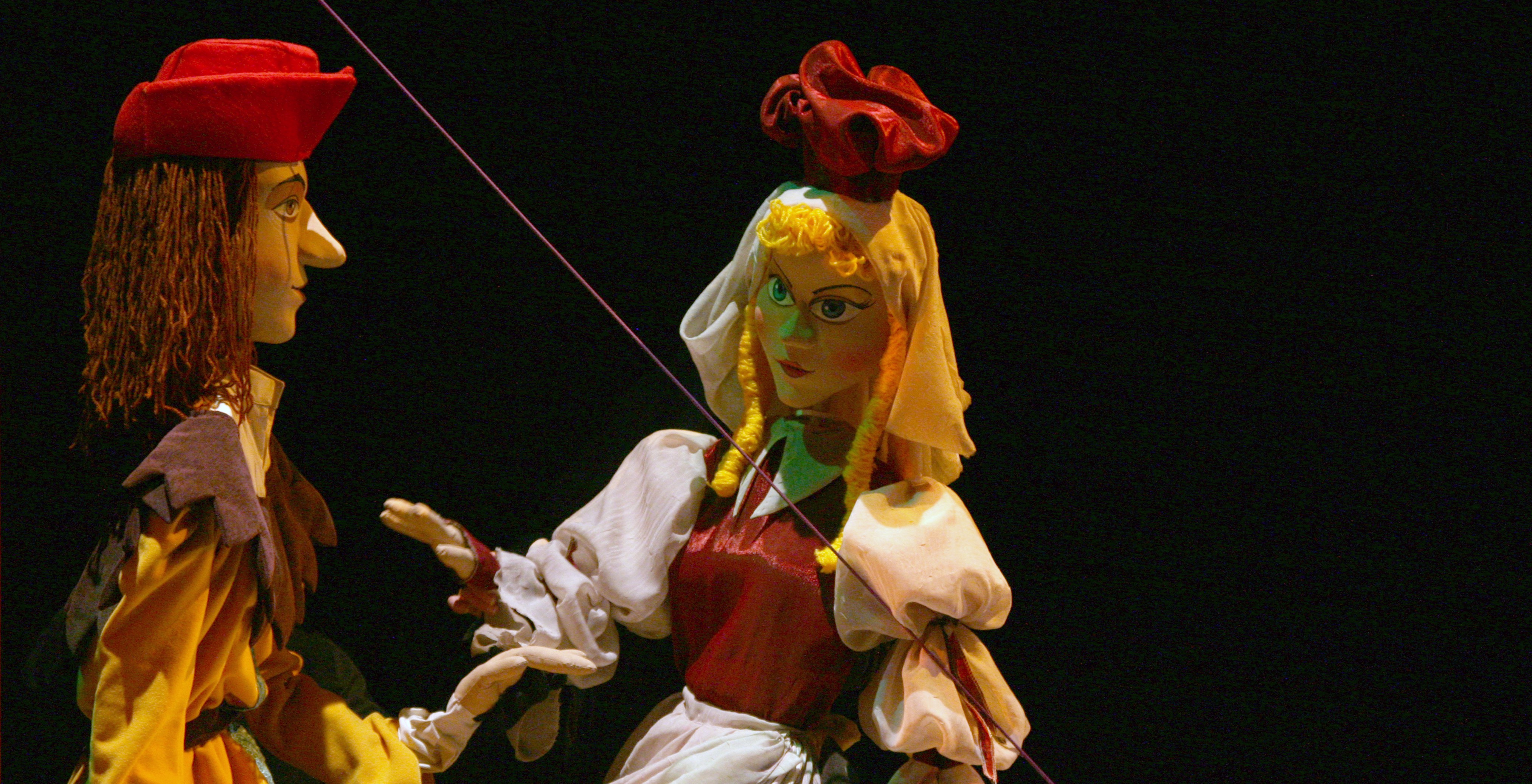 Sarea în bucate şi Frumoasa și Bestia la Colibri