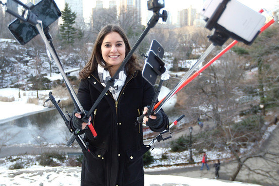 Selfie stick-ul, anticipat încă din anii 1970!