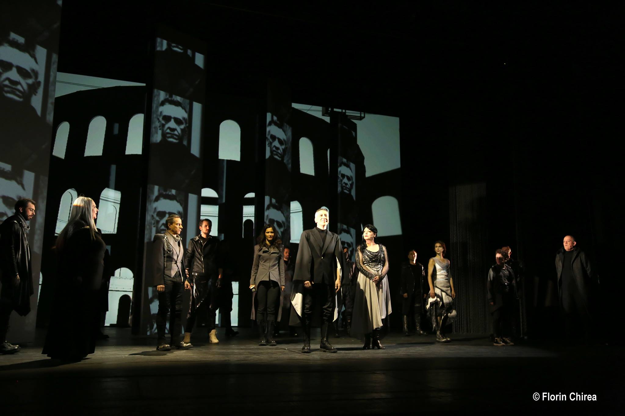 MIXA(r)TE la Nationalul craiovean