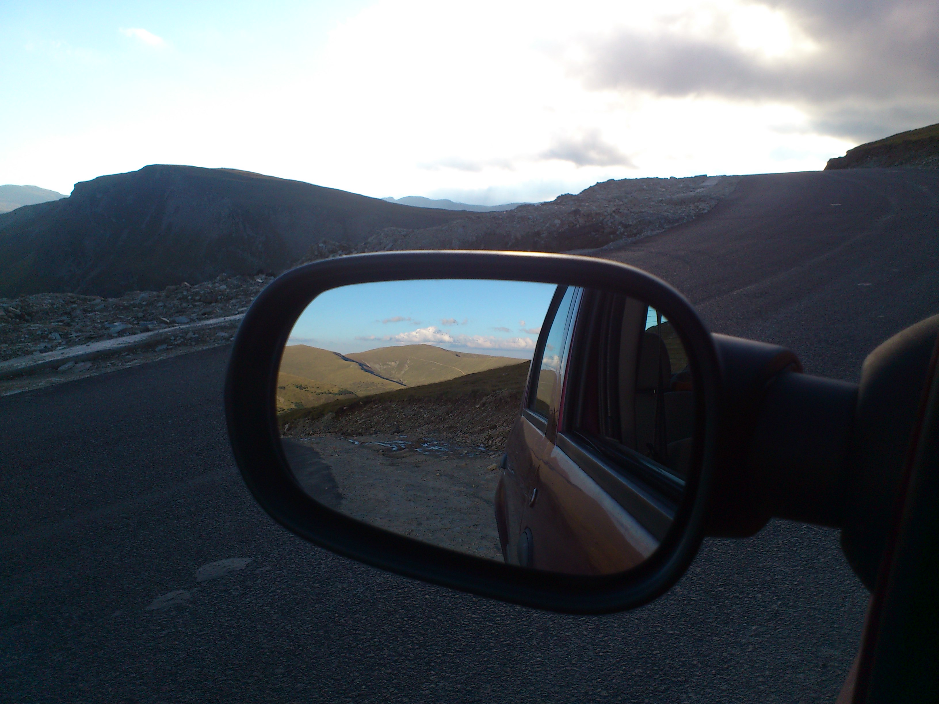 Poveştile clipei: „Uneori, ca să vedem lumina, trebuie să privim înapoi!”