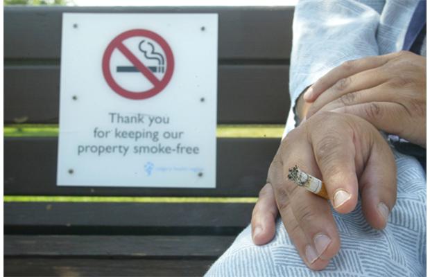 Bolnavii de la Psihiatrie ar putea avea voie sa fumeze in spital