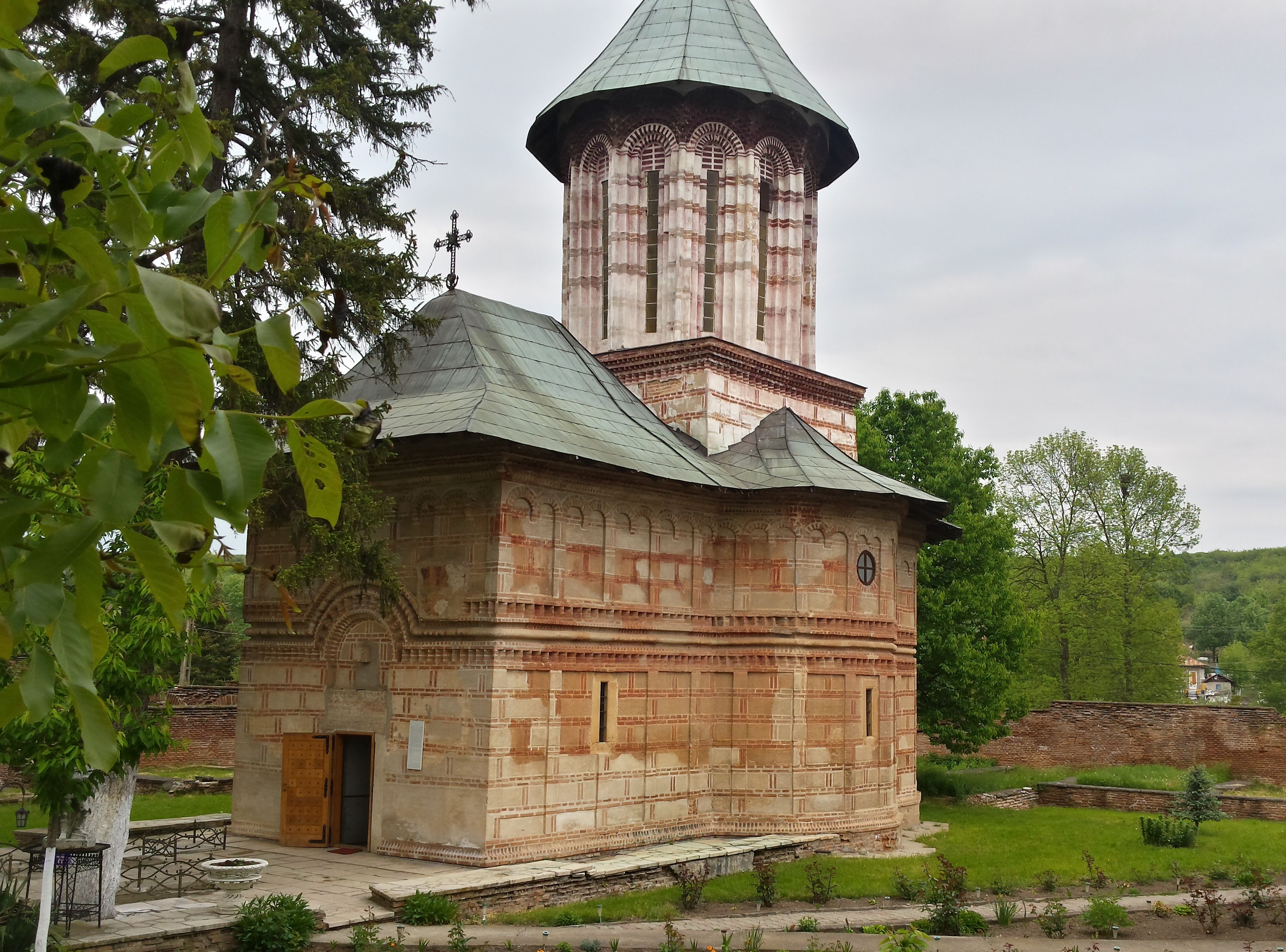 “Lumina de la Căluiu!”