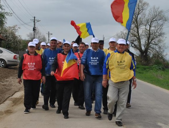 Marșul minerilor continuă