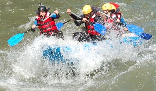 Rafting pe Jiu, în ziua de Paște