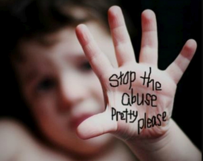 Retinut pentru santaj si pornografie infantila!