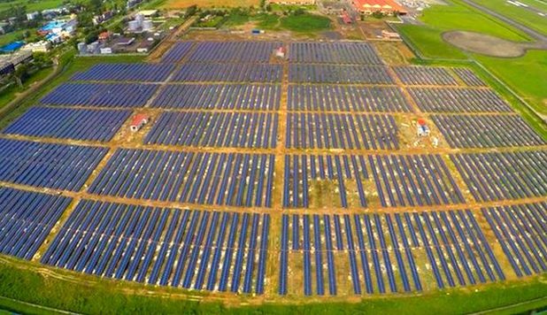 Premiera Mondiala. Primul aeroport care functioneaza exclusiv cu energie solara