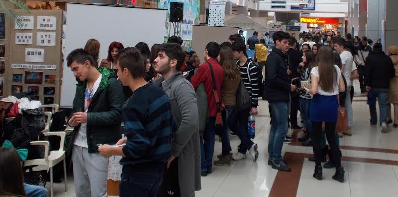 Parada Liceelor la Pitești