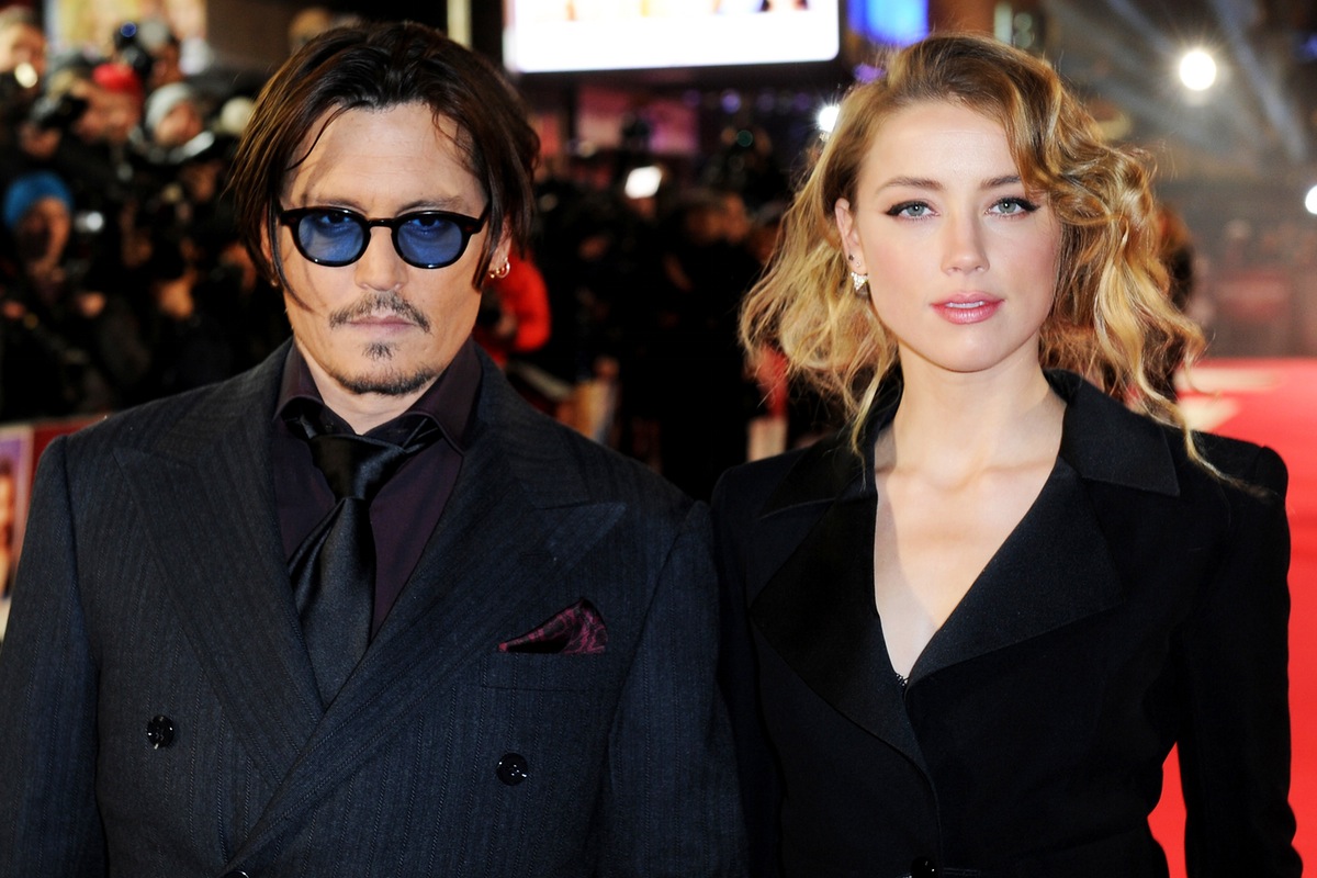 Johnny Depp si Amber Heard isi cer scuze public! (VIDEO)