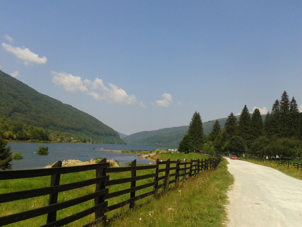 Poiana Mărului, un colţ de rai în inima munţilor