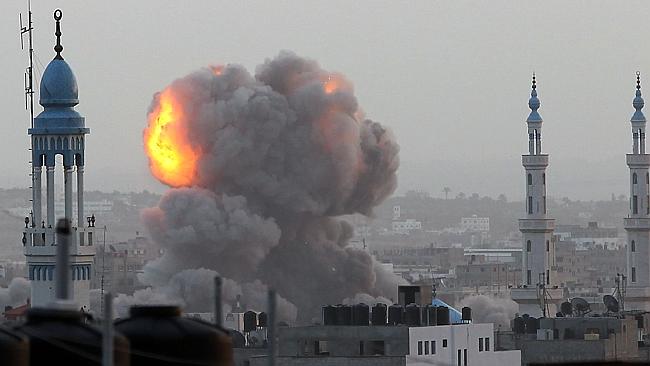 Zeci de victime in urma unui atac dintr-o fabrica din Siria