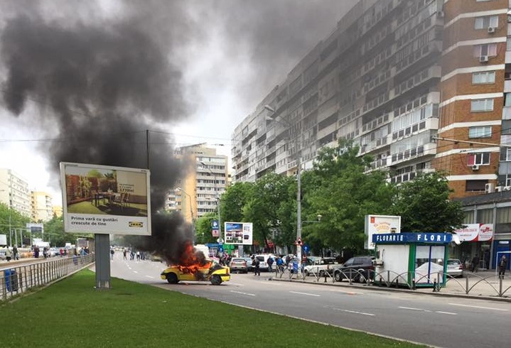 Masina in flacari in zona Obor!