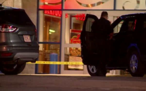 Panica intr-un centru comercial din SUA. Un barbat a ucis 2 persoane