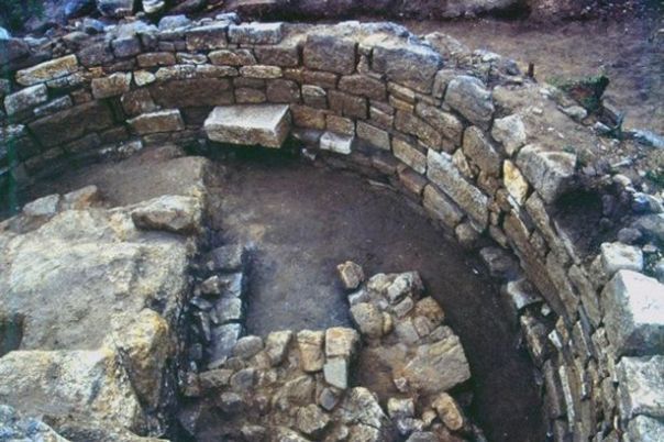 A fost descoperit mormântul lui Aristotel!