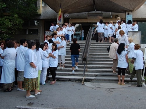 SANITAS amenință cu proteste