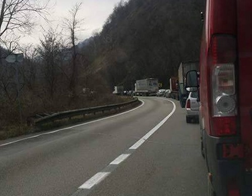 Traficul rutier de pe Valea Oltului va fi oprit!