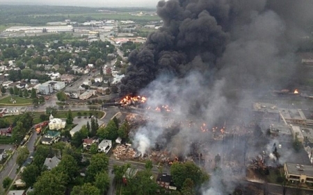 Oraș din Canada evacuat din cauza unui incendiu