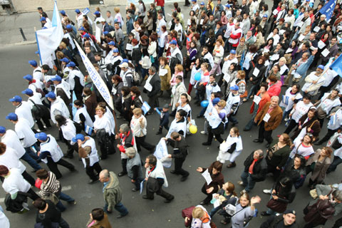 Mâine, marş de protest (audio)