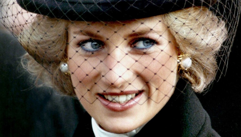 Personalitatea zilei: Printesa Diana sau Pamela Anderson?