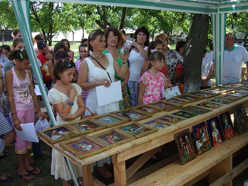 Micii iconari se reunesc la Muzeul Golești