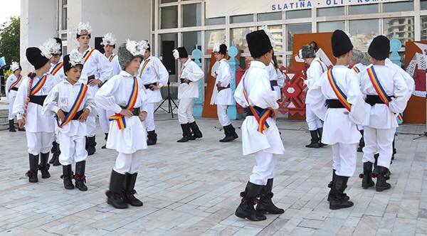 (Audio) Flash-mob astazi la „Călușul românesc”