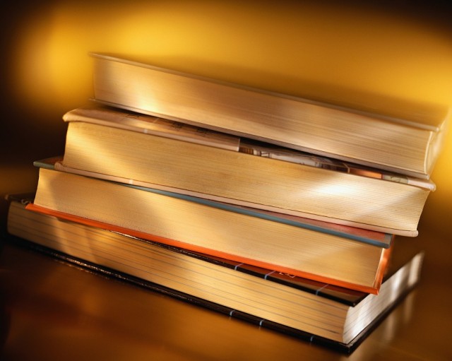 (Reportaj) „Mugurii Radoşului”, noul volum al elevilor din Crasna