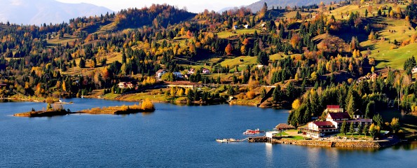 Staţiunea din munţi cu plaje artificiale la 900 de metri altitudine