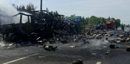 (Video) Incendiul tirului cu butelii a fost stins