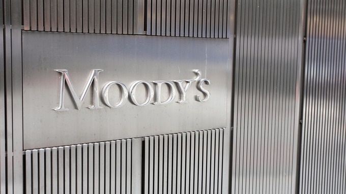 Moody a retrogradat Marea Britanie!