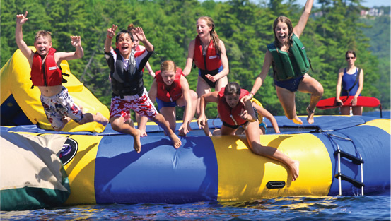 Elevii doljeni merg gratuit in tabara!