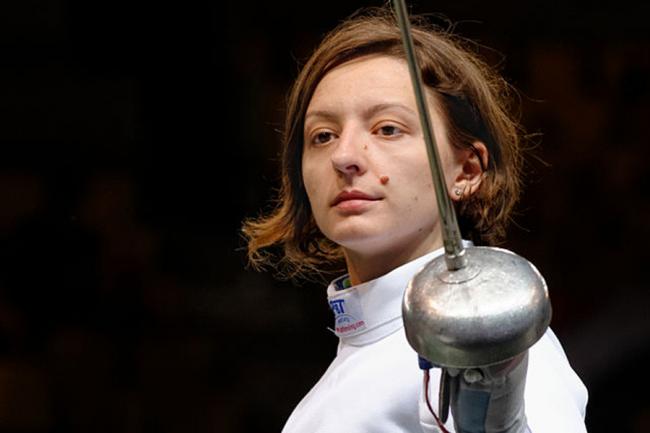 Ana Maria Branza, spadasina cu masca galbena