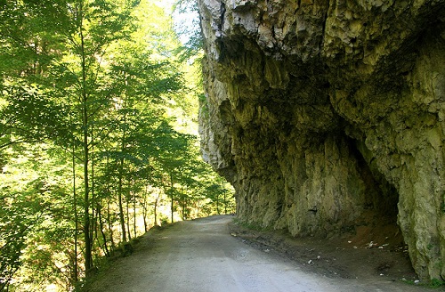 Destinații de week-end: Cheile Oltețului și Peștera Polovragi