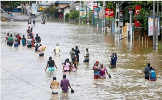 Peste treizeci de persoane au murit în urma inundațiilor din nord
