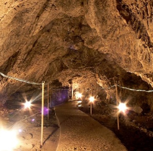 Peștera Muierii se modernizează