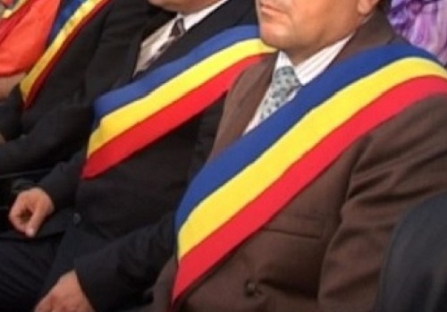 Doi primari gorjeni riscă să-și piardă funcțiile