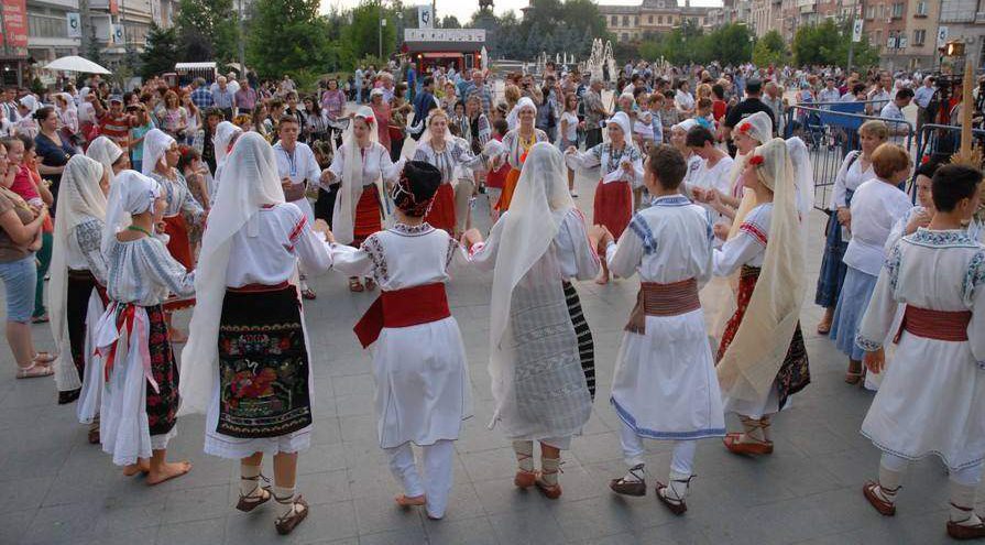 Craiovenii sunt asteptati la „Traditiile verii”