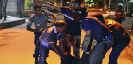 Luare de ostatici in Bangladesh, intr-un local de lux frecventat de straini