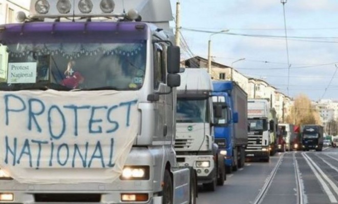 Transportatorii ameninţă cu proteste naţionale din cauza scumpirilor la RCA