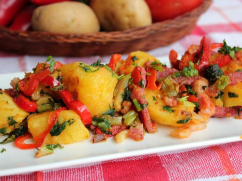 Cartofi boierești, mănânci de nu te mai oprești!