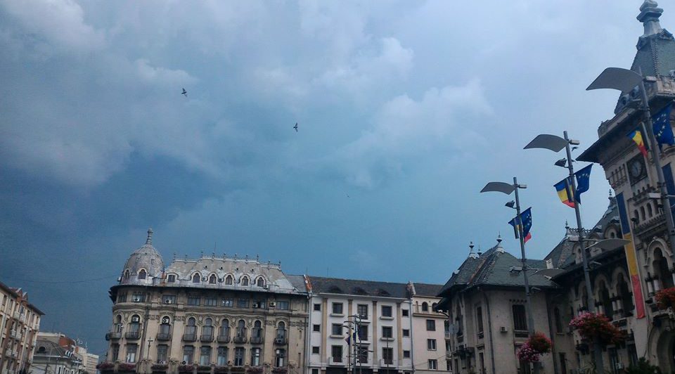 Poemul de azi, by Liliana Hinoveanu!